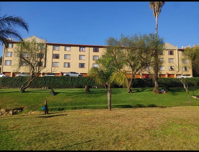 2 BEDROOM APARTMENT FOR SALE IN HELDERKRUIN